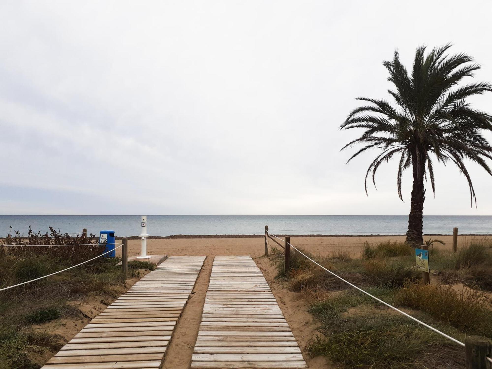 Oasis Apartments playa albaranas Denia Bagian luar foto